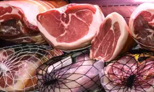 Jakie przyprawy do wędzenia mięsa, by uzyskać wyjątkowy smak?