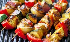 Jak pokroić cukinię na szaszłyki, aby uniknąć problemów z grillowaniem