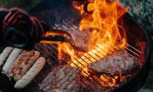 Jak skutecznie rozpalić grilla bezpiecznie i szybko w kilka minut