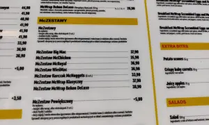 McZestaw Powiekszony: burger lub wrap, duże frytki/sałatka, napój. Średnie frytki w McDonald's kosztują 5 zł.
