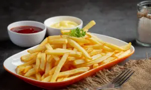 Jak odgrzać frytki w mikrofali i uniknąć ich miękkości