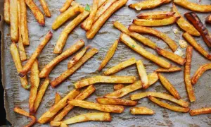 Czy frytki piec z termoobiegiem? Odkryj najlepsze metody pieczenia