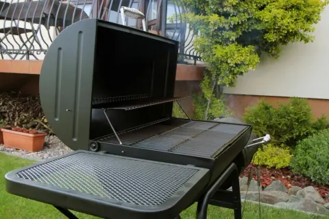 Jak wybrać idealny grill na taras: porady dla każdego przestrzeni
