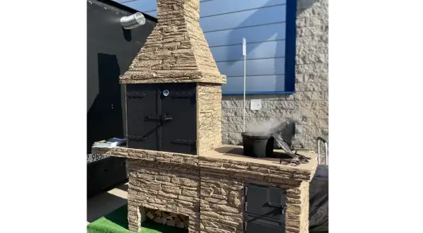Grill betonowy z wędzarnią – trwałe rozwiązanie dla miłośników grillowania