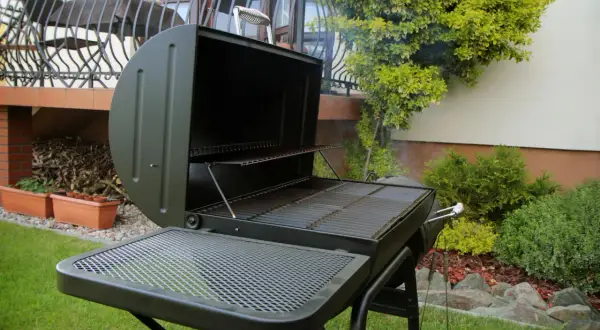 Jak wybrać idealny grill na taras: porady dla każdego przestrzeni