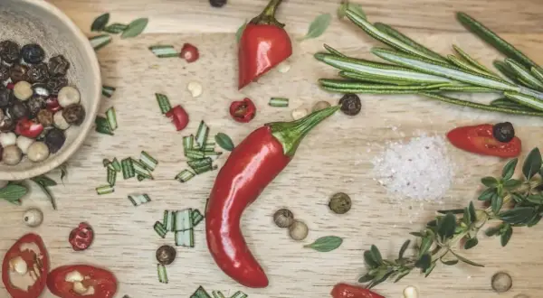 Jakie przyprawy do chińszczyzny? Odkryj sekrety autentycznych smaków