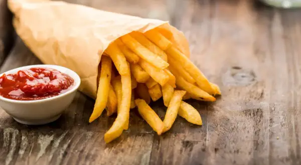 Czy frytki z piekarnika są lekkostrawne? Sprawdź zdrowe sposoby na ich przygotowanie