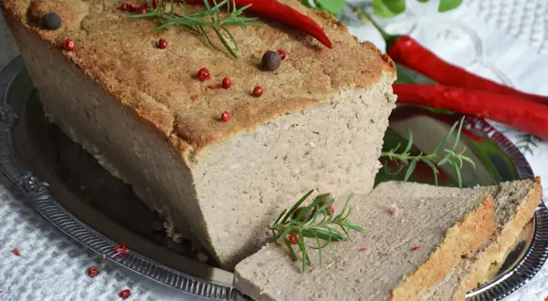 Pasztet drobiowy w puszce - najlepsze marki, skład i porady na co dzień