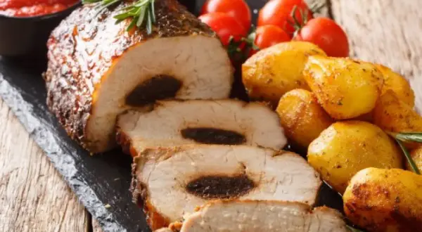 Ile piec schab na patelni, aby był soczysty i idealnie miękki