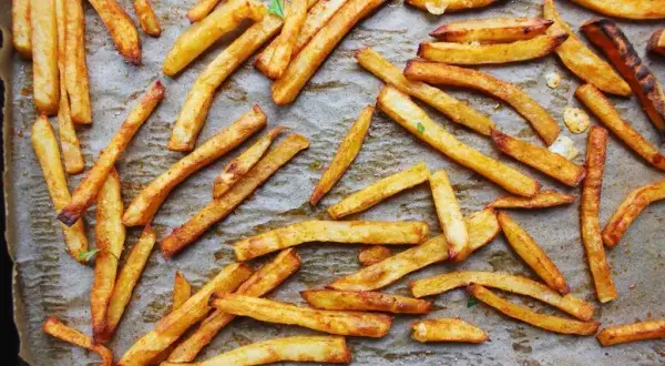 Czy frytki piec z termoobiegiem? Odkryj najlepsze metody pieczenia