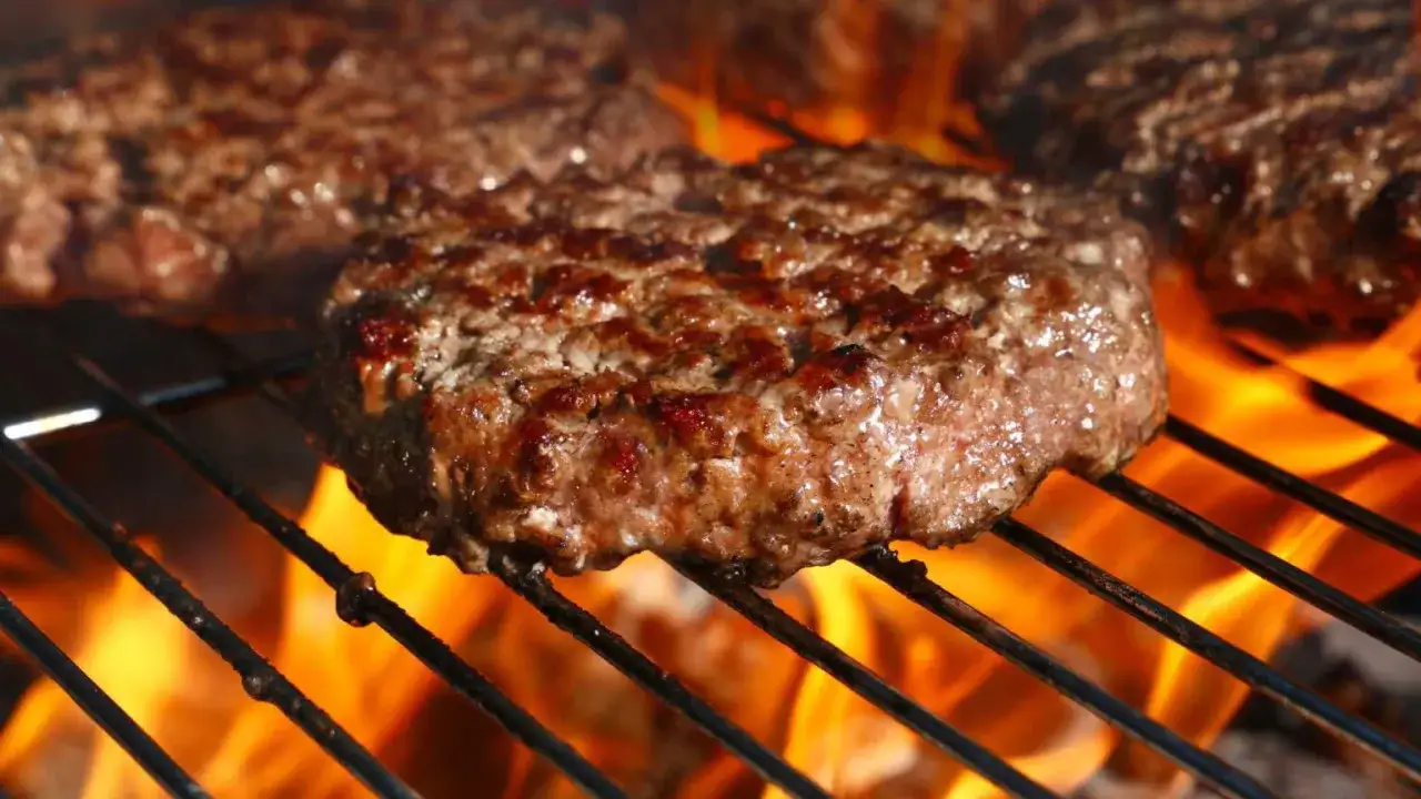 Zdjęcie Jak przygotować idealne burgery na grillu elektrycznym bez wysiłku